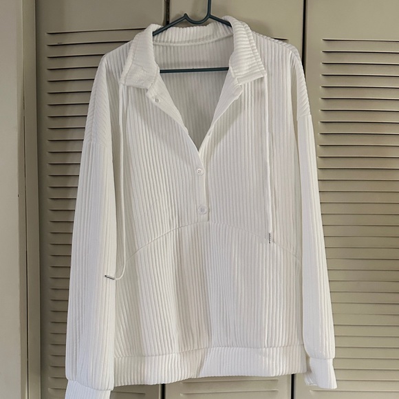 Sweaters - White Ribbed Pullover Sweater